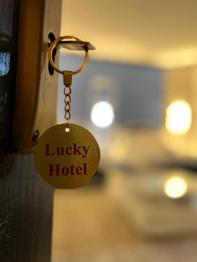 Lucky Hostel El El Cairo Exterior foto